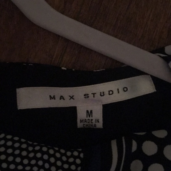 Sleeveless Aline top that is lined. - Picture 3 of 5